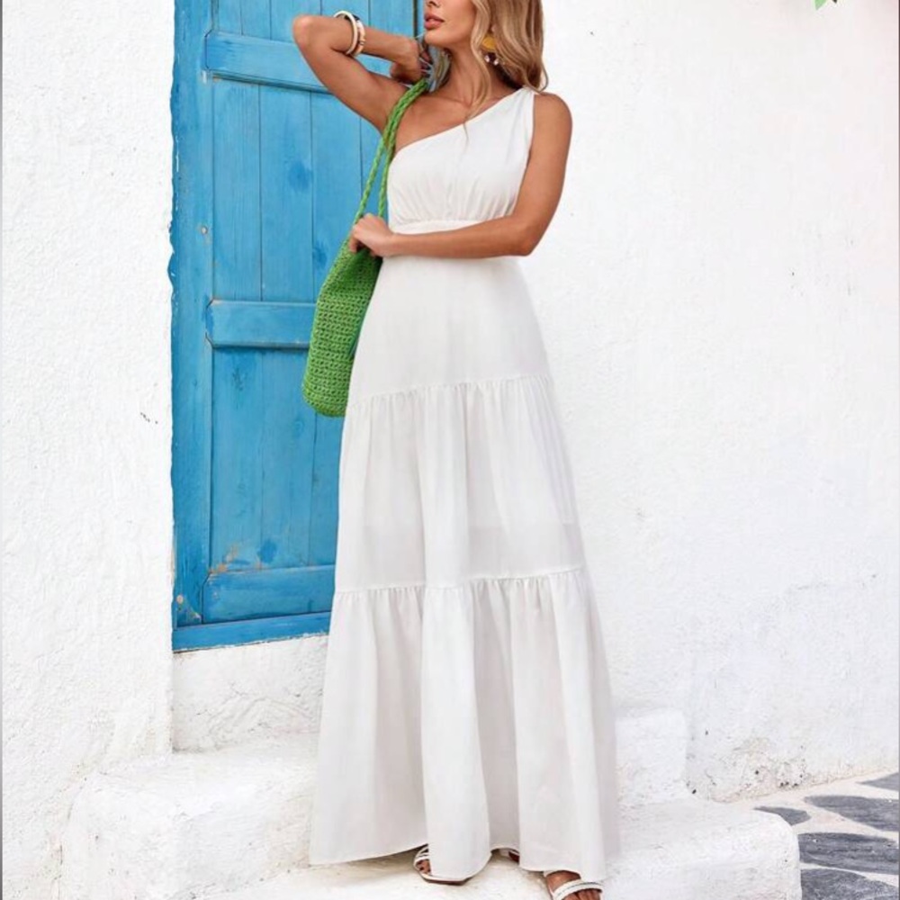 Elegant White One-Shoulder Dress - Picture 5 of 5